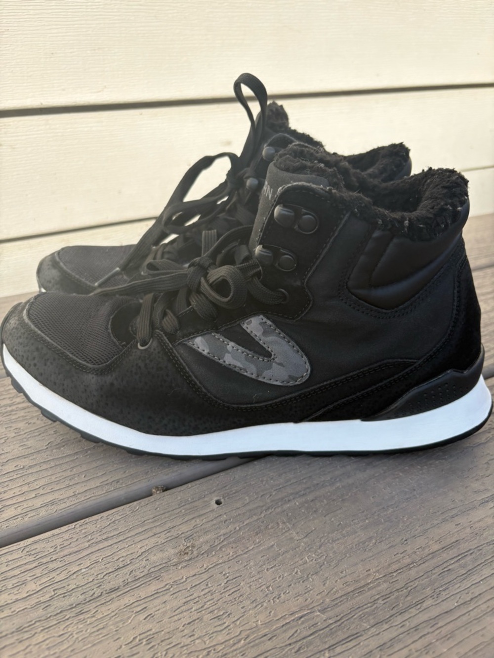 Skechers Black Lace-Up Faux-Fur Trainer Boots with White Midsole